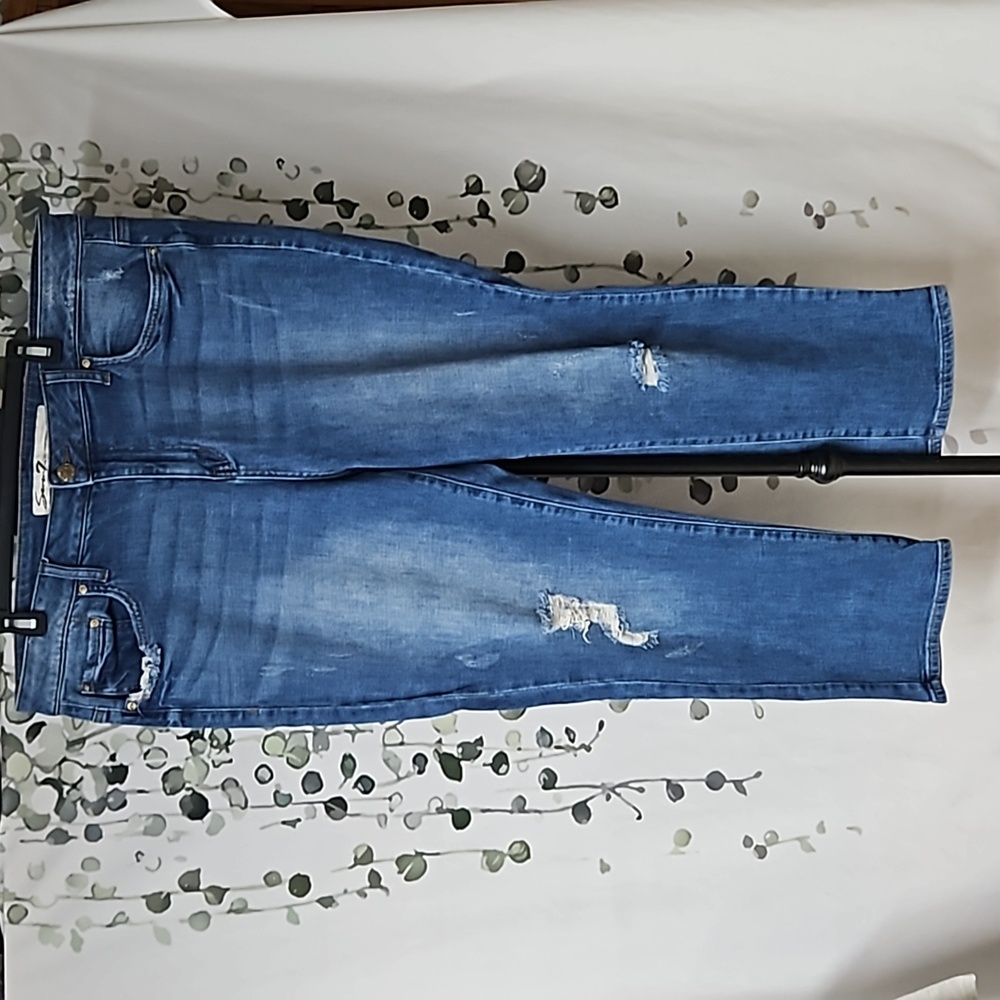 Seven7 🖤 factory distressed jeans (#136)